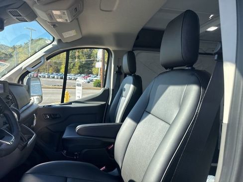 New 2025 Ford Transit 250 Low Roof RWD image 16