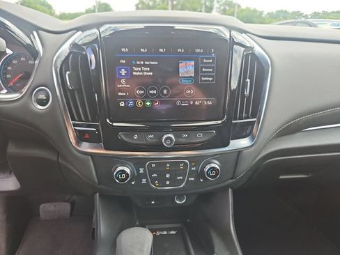 Used 2023 Chevrolet Traverse LT FWD image 19