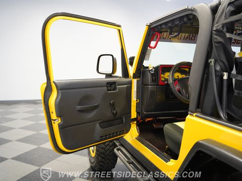 Used 2006 Jeep Wrangler Rubicon w/ Security Group AWD/4WD image 37
