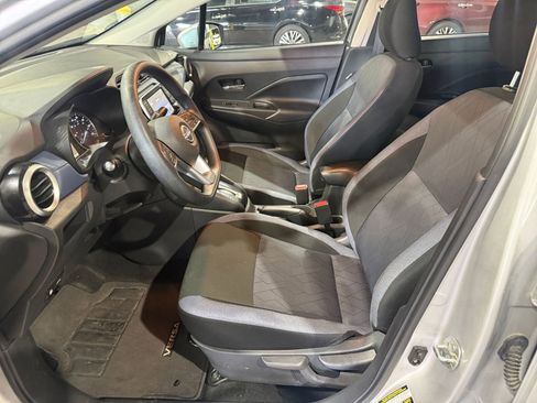 Used 2025 Nissan Versa SV image 24