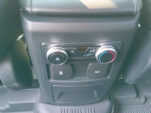 Used 2023 Ford Explorer XLT w/ Equipment Group 202A AWD/4WD image 31