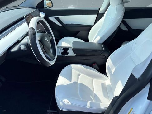 Used 2021 Tesla Model Y Long Range image 5