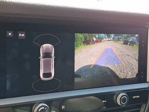Used 2023 Porsche Macan AWD/4WD image 7