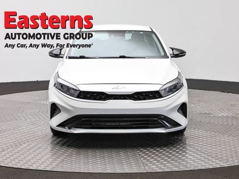 Used 2022 Kia Forte LXS FWD image 2