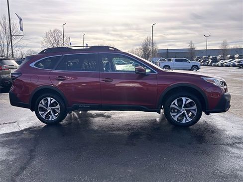 Used 2020 Subaru Outback Limited image 12