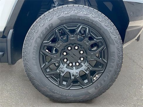 New 2026 GMC Hummer EV SUV w/ LPO, Dark Essentials Package image 19