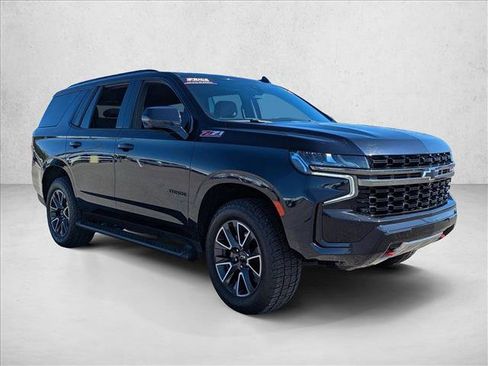Used 2021 Chevrolet Tahoe Z71 w/ Luxury Package AWD/4WD image 3