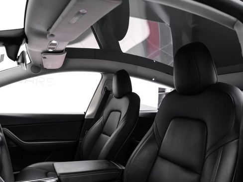 Used 2022 Tesla Model Y Long Range AWD/4WD image 5