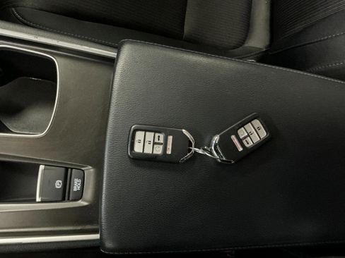 Used 2018 Honda Accord EX image 21