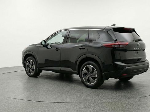Used 2025 Nissan Rogue SV AWD/4WD image 5