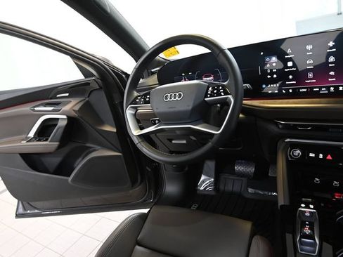 Used 2025 Audi Q5 Premium Plus w/ Premium Plus AWD/4WD image 30
