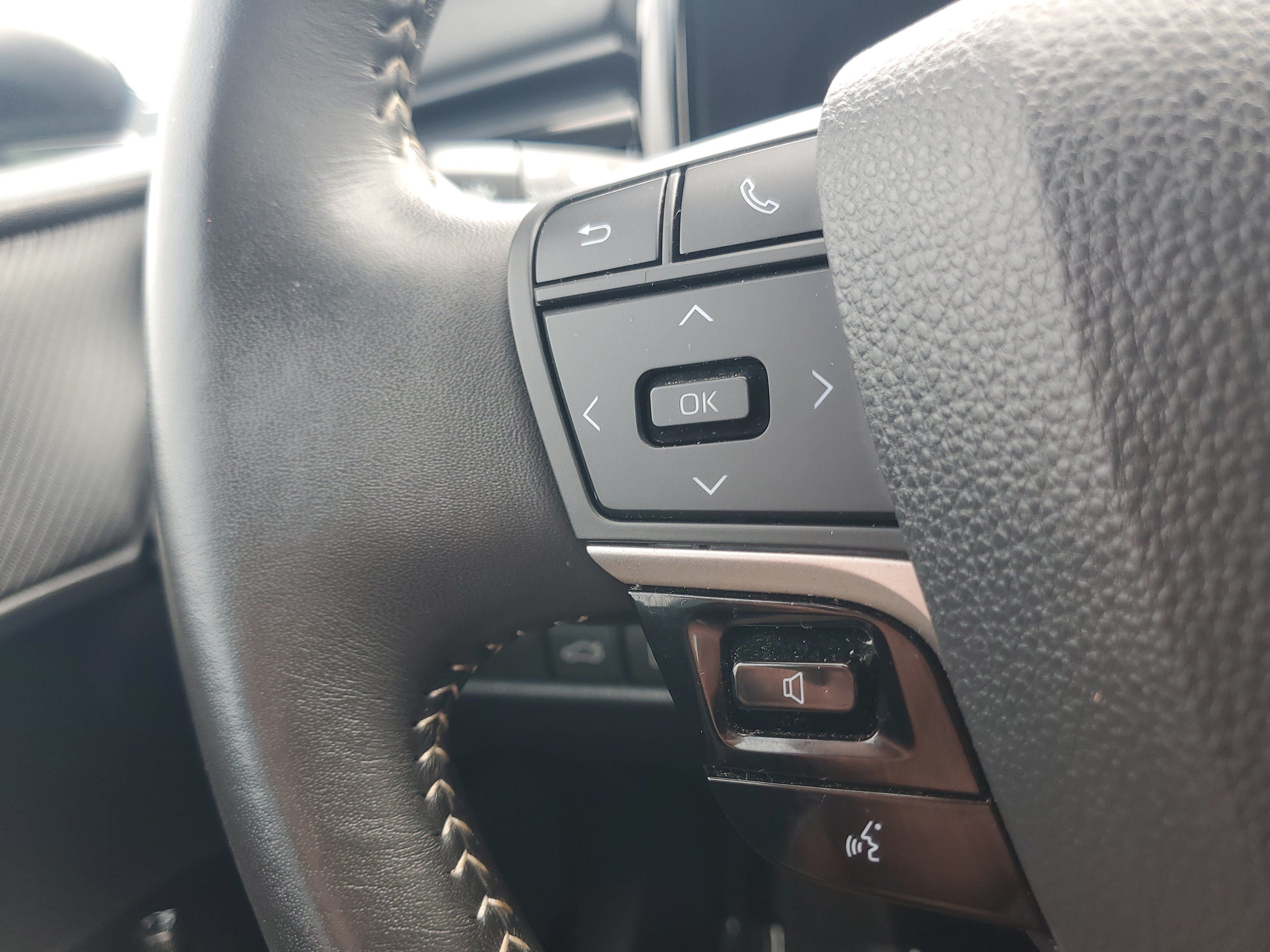 Certified 2025 Toyota Camry SE FWD image 22