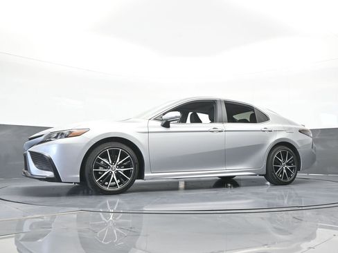 Used 2024 Toyota Camry SE w/ Convenience Package FWD image 51