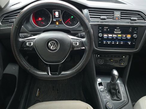 Used 2019 Volkswagen Tiguan S image 19