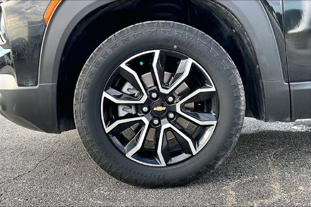Used 2023 Chevrolet TrailBlazer ACTIV w/ Sun and Liftgate Package AWD/4WD image 34