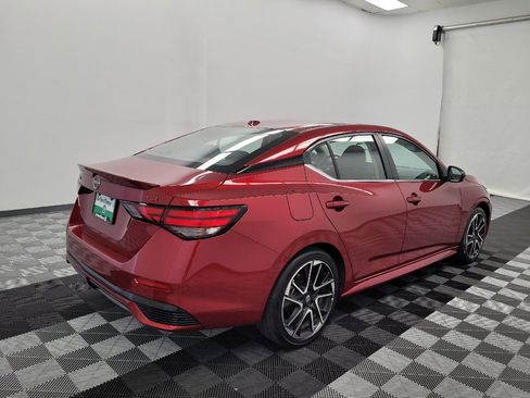 Used 2025 Nissan Sentra SR FWD image 9