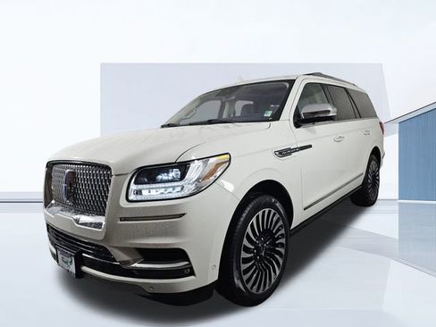 Used 2020 Lincoln Navigator Black Label w/ Cargo Convenience Package image 3