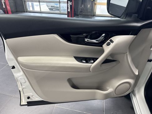 Certified 2022 Nissan Rogue Sport SL AWD/4WD image 26