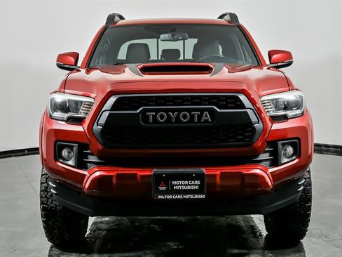 Used 2017 Toyota Tacoma 4x4 Double Cab image 4