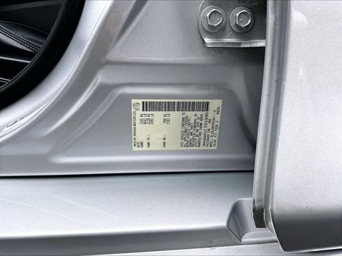 Used 2018 Nissan Maxima SR FWD image 35