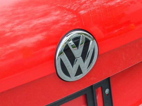 Used 2017 Volkswagen Golf Alltrack S image 9