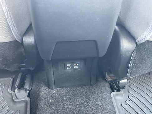 Used 2024 Toyota Prius LE AWD/4WD image 28