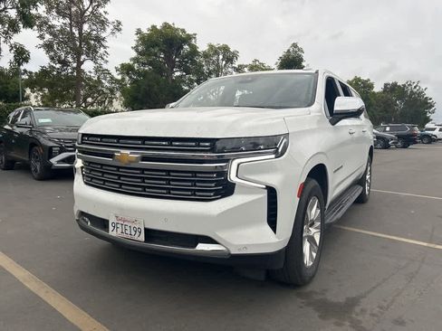 Used 2023 Chevrolet Suburban Premier image 5