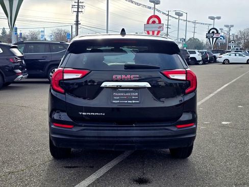 Used 2024 GMC Terrain SLE image 5