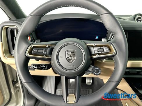 Used 2025 Porsche Cayenne Turbo image 17