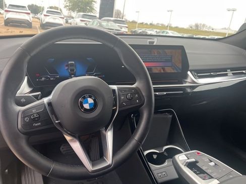 Used 2025 BMW X2 xDrive28i image 11