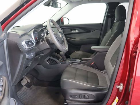 Used 2021 Chevrolet TrailBlazer LT w/ Convenience Package FWD image 8
