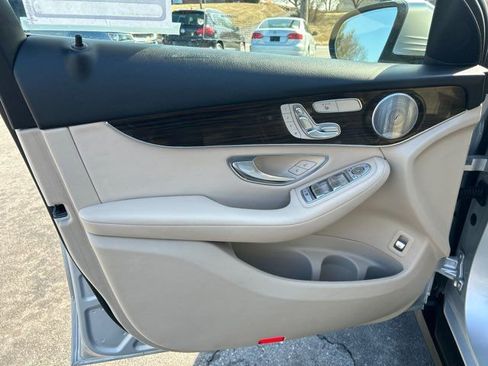 Used 2020 Mercedes-Benz GLC 300 image 13