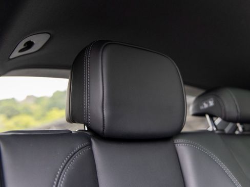 Certified 2025 Porsche Macan image 47