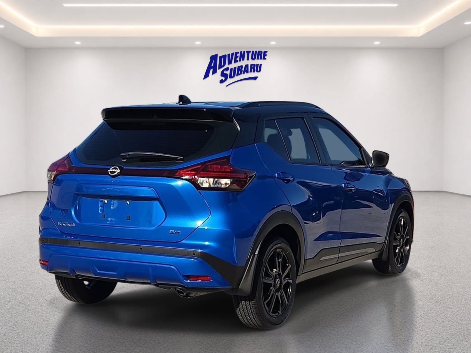Used 2023 Nissan Kicks SR w/ SR Premium Package FWD image 6