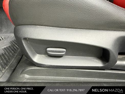 Used 2009 Pontiac G8 GT w/ Premium Package RWD image 18