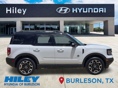 Used 2024 Ford Bronco Sport Outer Banks w/ Tech Package AWD/4WD image 3