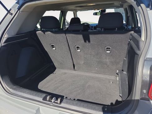 Used 2022 Hyundai Venue SEL image 30