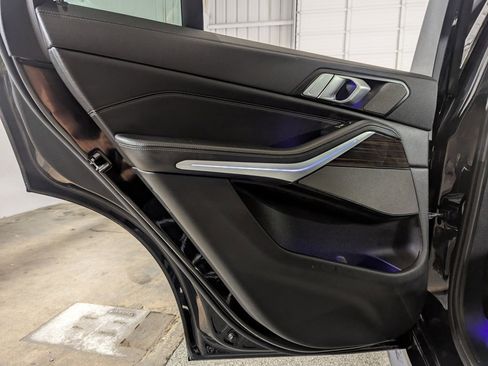 Used 2021 BMW X5 xDrive40i w/ M Sport Package image 24