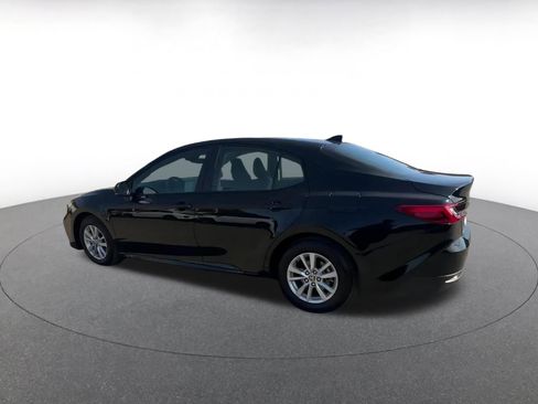 Used 2025 Toyota Camry LE image 10