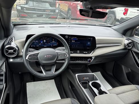 Certified 2025 Chevrolet Equinox LT w/ Convenience Package II image 10