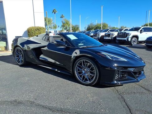 Used 2025 Chevrolet Corvette Z06 image 3