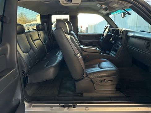 Used 2006 GMC Sierra 1500 SLT w/ Onstar Plus Package image 18