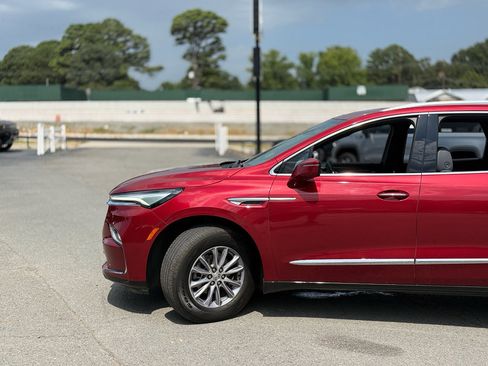 Used 2024 Buick Enclave Premium AWD/4WD image 11
