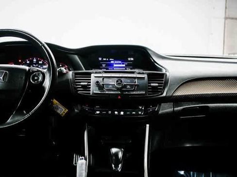 Used 2016 Honda Accord Sport image 12