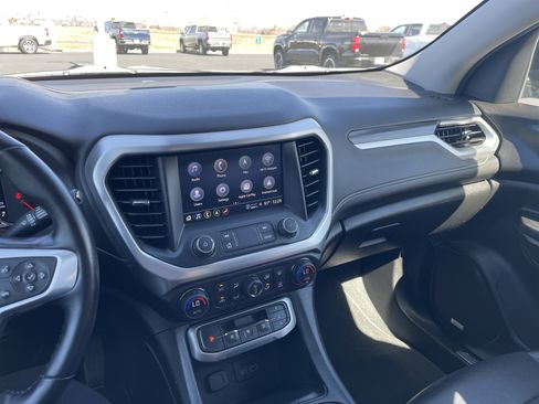 Used 2023 GMC Acadia SLT w/ Elevation Edition image 16