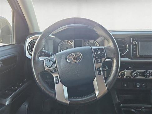 Used 2018 Toyota Tacoma SR5 image 12