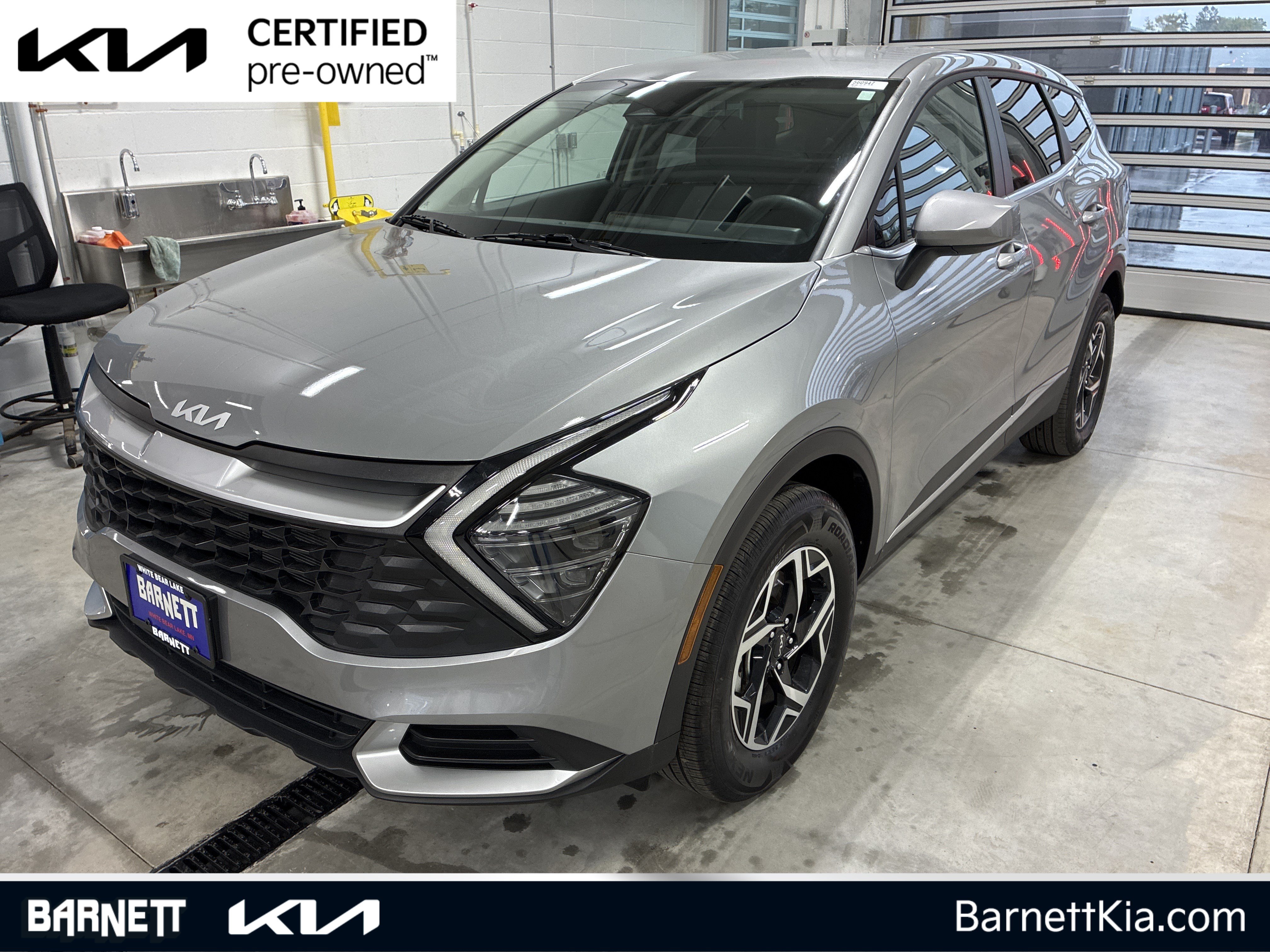 Certified 2025 Kia Sportage LX AWD/4WD image 1
