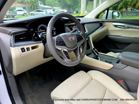 Used 2017 Cadillac XT5 Luxury FWD image 24