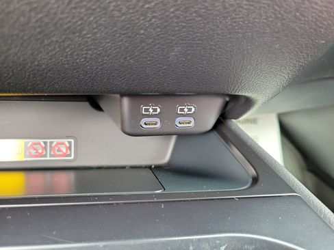 Used 2023 Lexus UX 250h F Sport AWD/4WD image 18