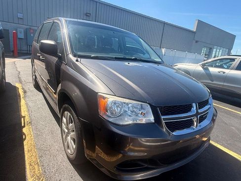 Used 2016 Dodge Grand Caravan American Value Package FWD image 4